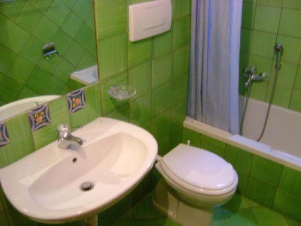 Gianni House Backpackers Hostel Джардини-Наксос Экстерьер фото