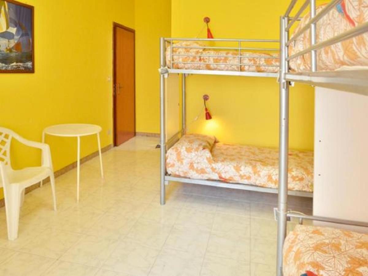 Gianni House Backpackers Hostel Джардини-Наксос Экстерьер фото