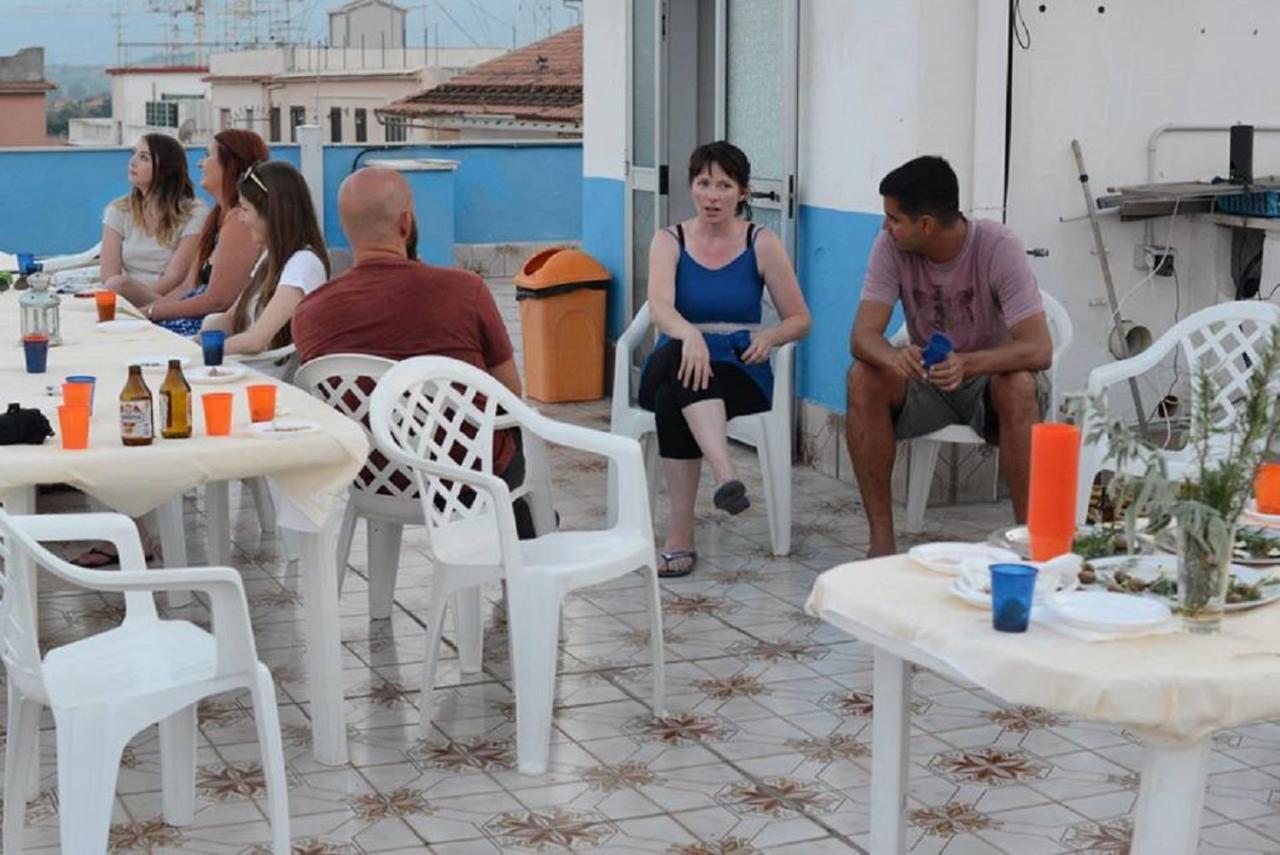 Gianni House Backpackers Hostel Джардини-Наксос Экстерьер фото