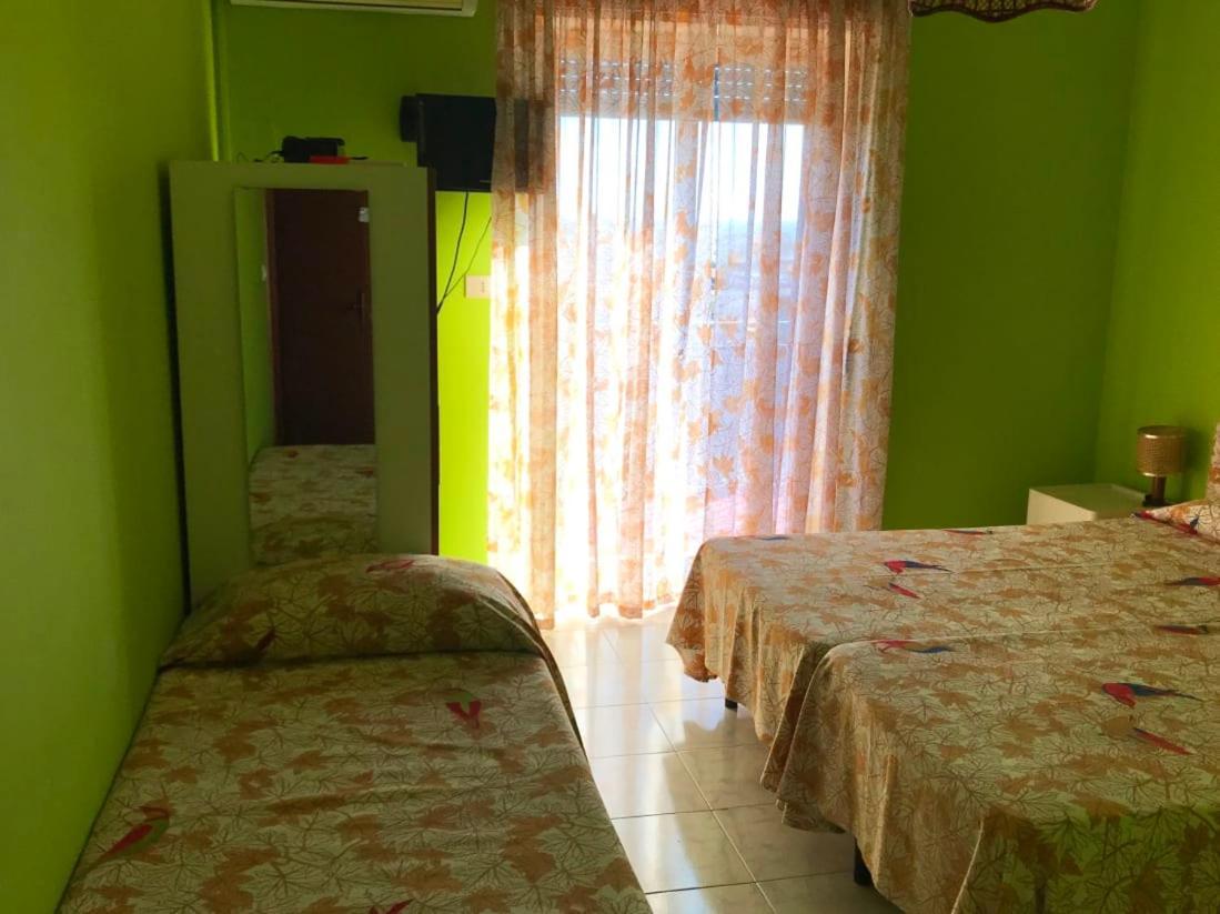 Gianni House Backpackers Hostel Джардини-Наксос Экстерьер фото